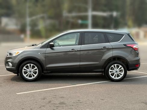 Used 2017 Ford Escape SE AWD/4WD image 9