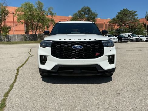 Used 2025 Ford Explorer ST AWD/4WD image 8