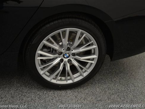 Used 2023 BMW 330i Sedan w/ Driving Assistance Package image 46