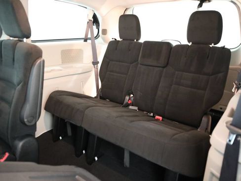Used 2016 Dodge Grand Caravan SE w/ Quick Order Package 29E SE FWD image 13