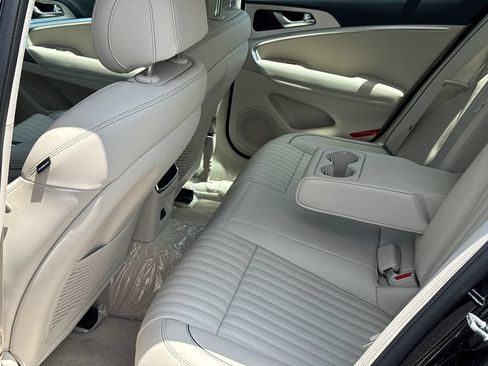 Used 2026 Genesis G70 2.5T Prestige RWD image 23