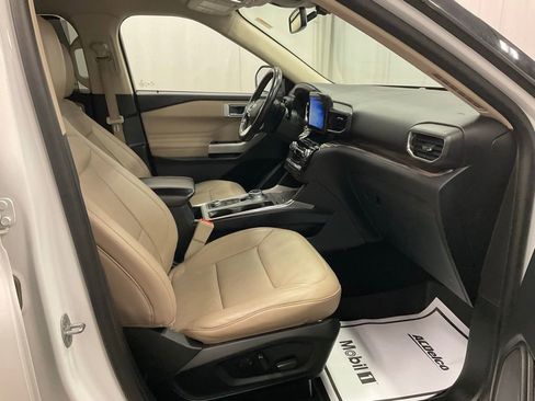 Used 2021 Ford Explorer Limited w/ Equipment Group 301A image 21