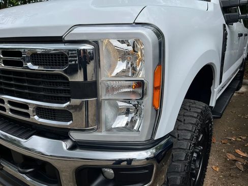 Used 2023 Ford F250 XLT w/ FX4 Off-Road Package AWD/4WD image 11