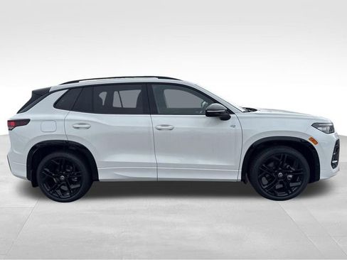 New 2026 Volkswagen Tiguan SE R-Line FWD image 6