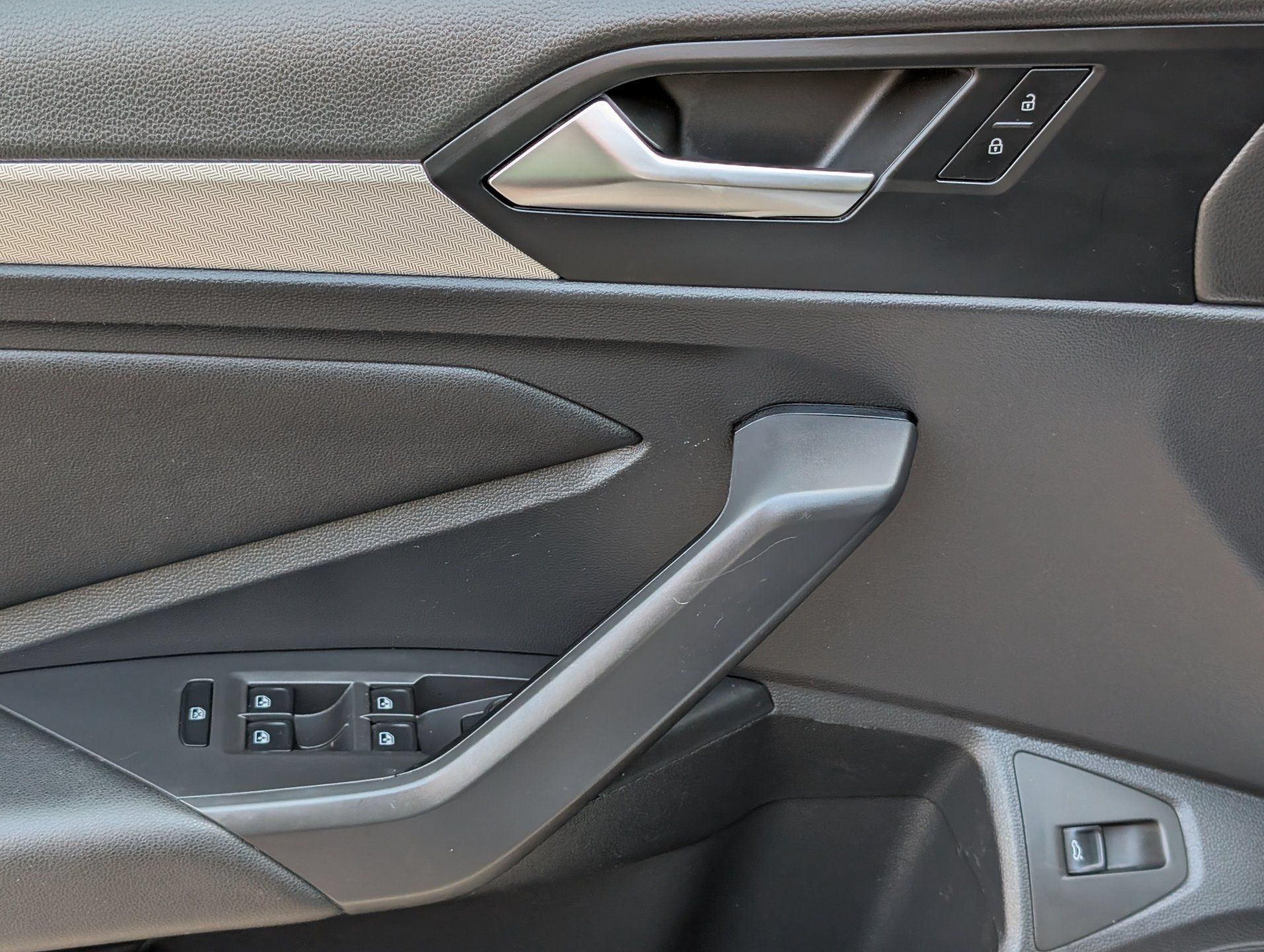 Used 2019 Volkswagen Jetta S w/ Driver Assistance Package FWD image 18