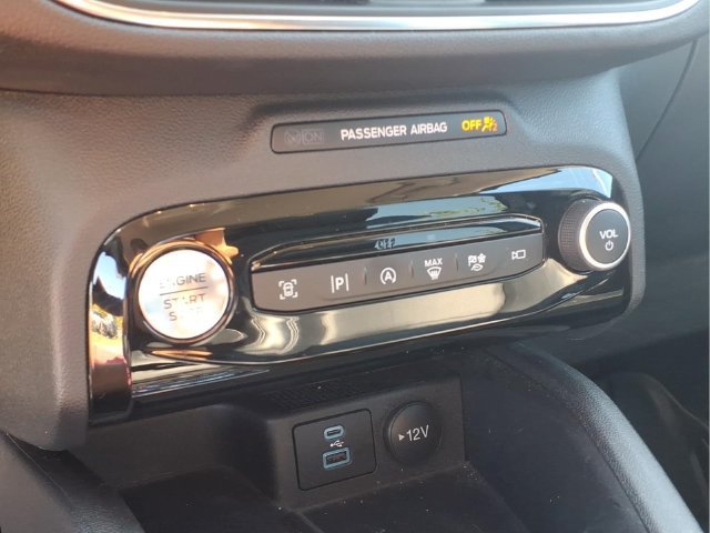 Used 2023 Ford Escape Platinum AWD/4WD image 9