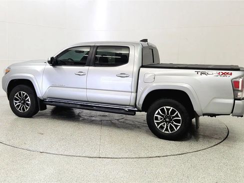 Used 2023 Toyota Tacoma TRD Sport AWD/4WD image 5