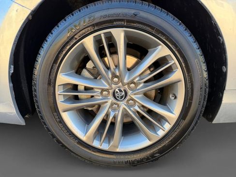 Used 2017 Toyota Camry SE image 24