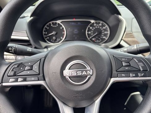 Used 2025 Nissan Altima 2.5 SV FWD image 28