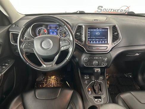 Used 2020 Jeep Cherokee Trailhawk image 20