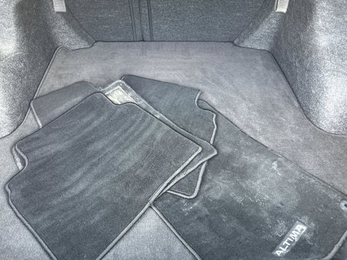 Used 2025 Nissan Altima 2.5 SV image 9