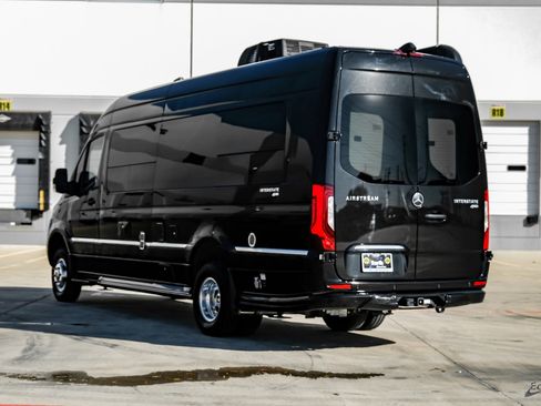 Used 2022 Mercedes-Benz Sprinter 3500 image 11