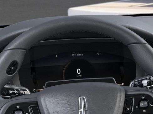 New 2025 Lincoln Corsair AWD image 13