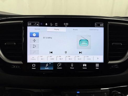 Used 2023 Chrysler Pacifica Touring-L FWD image 24