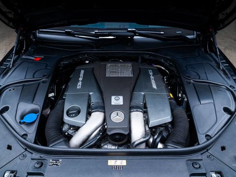 Used 2015 Mercedes-Benz S 63 AMG 4MATIC Coupe image 10