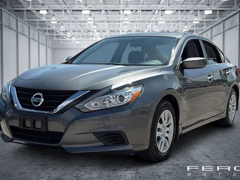 Used 2017 Nissan Altima 2.5 S w/ Power Driver Seat Package FWD image 1