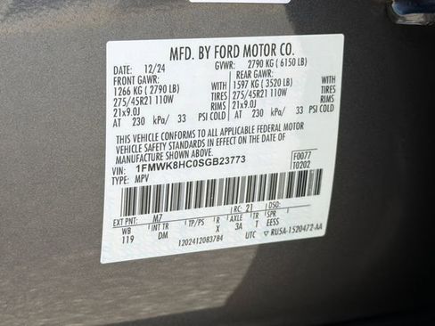 Used 2025 Ford Explorer Platinum w/ Ultimate Package AWD/4WD image 39
