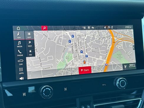 Certified 2026 Porsche Macan AWD/4WD image 19
