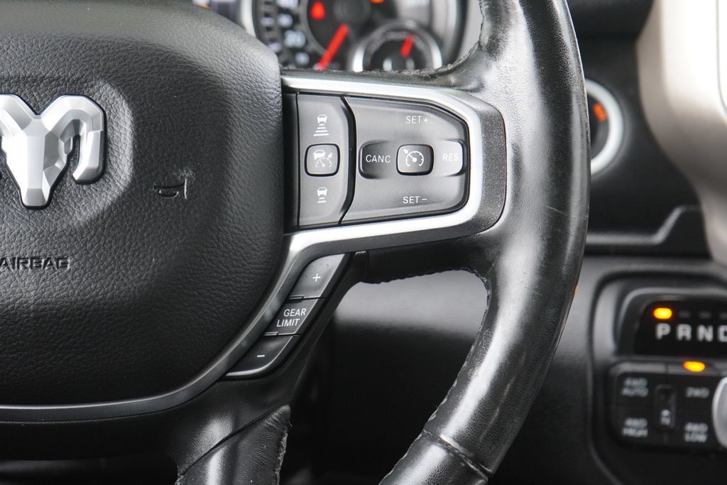 Used 2019 RAM 1500 Laramie AWD/4WD image 17