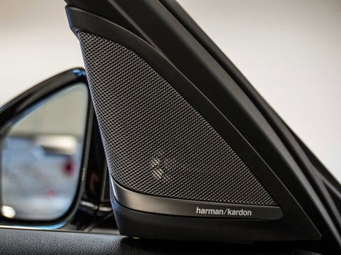 Used 2023 BMW 540i xDrive w/ Premium Package image 22