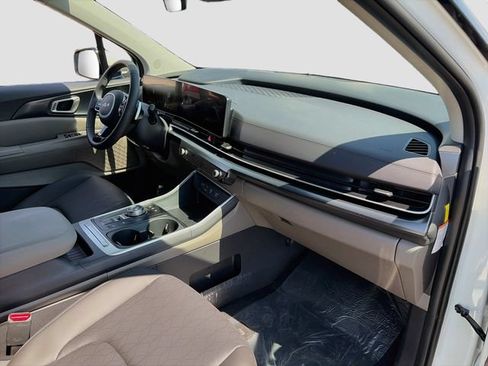 New 2026 Kia Carnival LXS FWD image 28