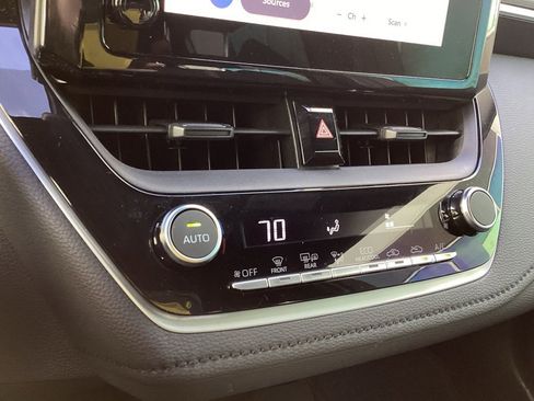 Used 2024 Toyota Corolla SE image 22