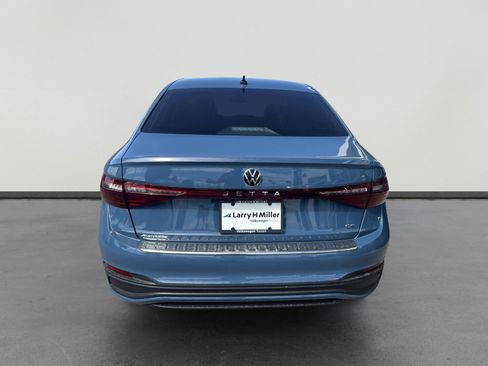 New 2026 Volkswagen Jetta SE image 5