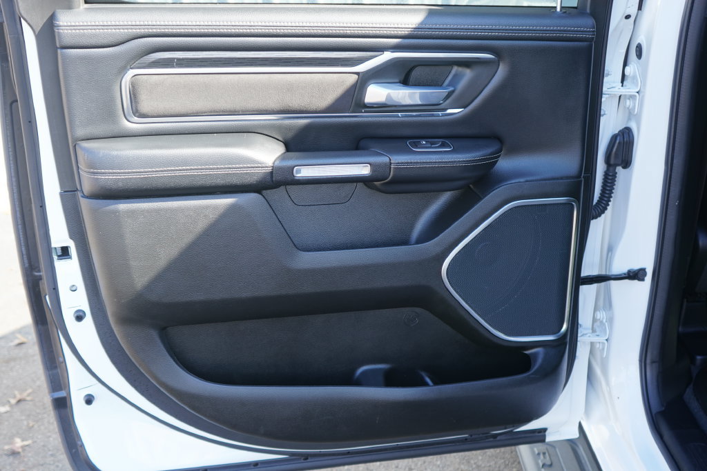 Used 2024 RAM 1500 Laramie AWD/4WD image 28