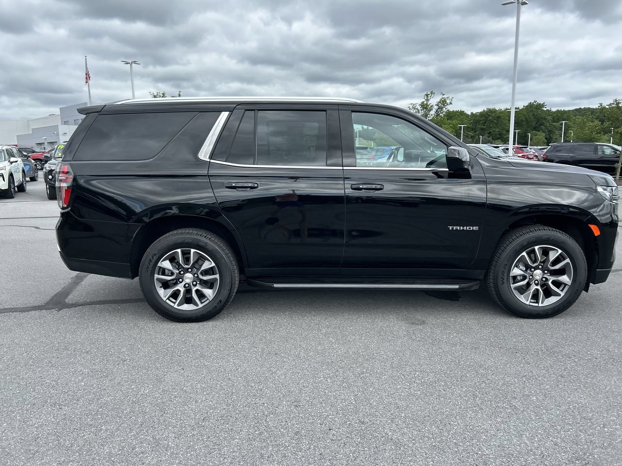 Used 2024 Chevrolet Tahoe LT AWD/4WD image 8