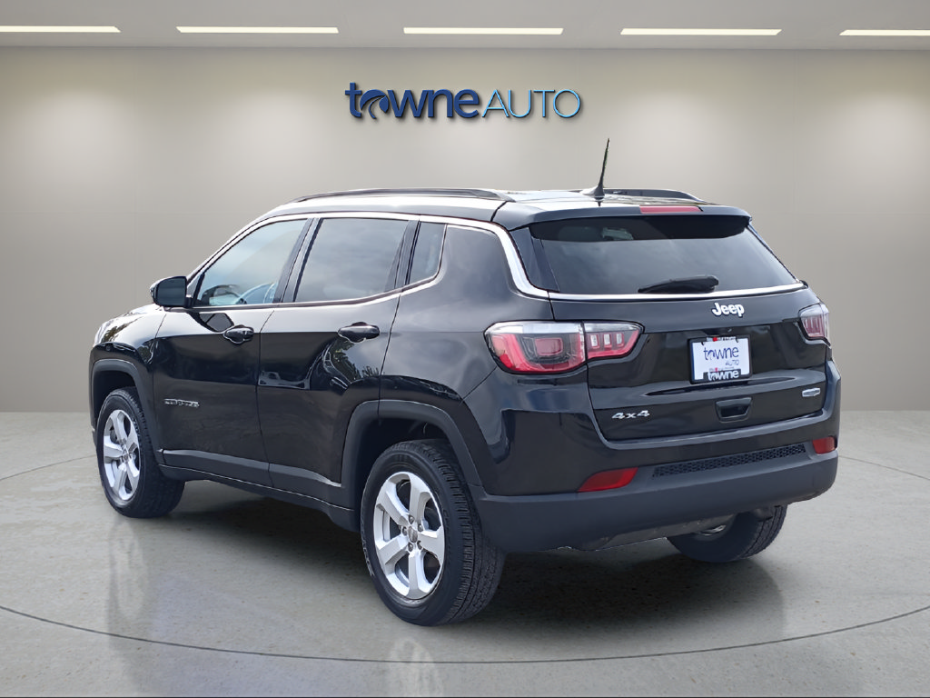 Used 2019 Jeep Compass Latitude w/ Popular Equipment Group AWD/4WD image 4