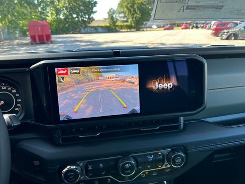 New 2025 Jeep Gladiator Mojave AWD/4WD image 17