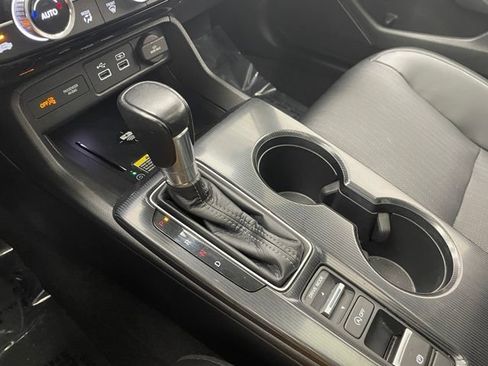 Used 2022 Honda Civic Touring image 8