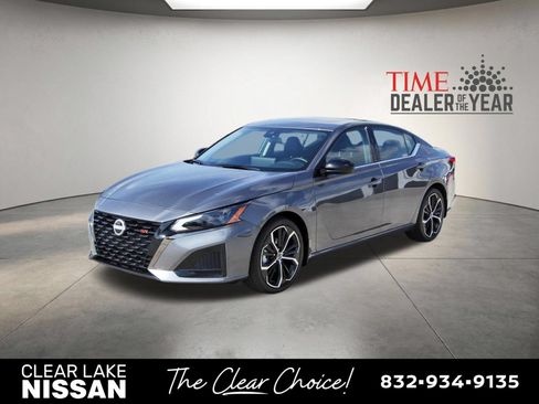 Certified 2025 Nissan Altima 2.5 SR w/ SR Premium Package FWD image 4
