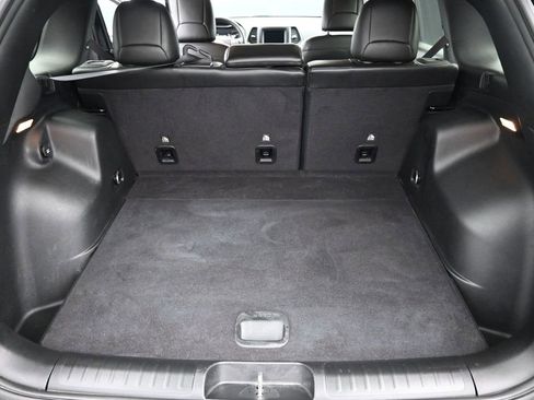 Used 2021 Jeep Cherokee Latitude Plus image 14