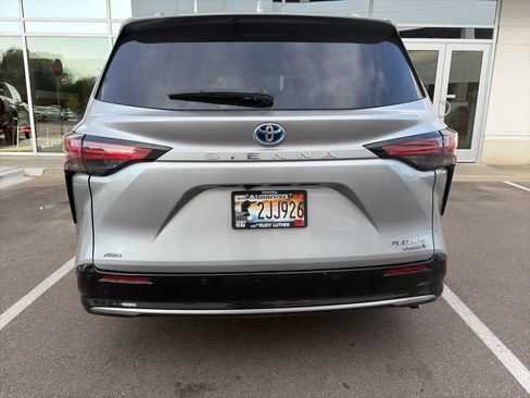 Certified 2023 Toyota Sienna Platinum AWD/4WD image 4