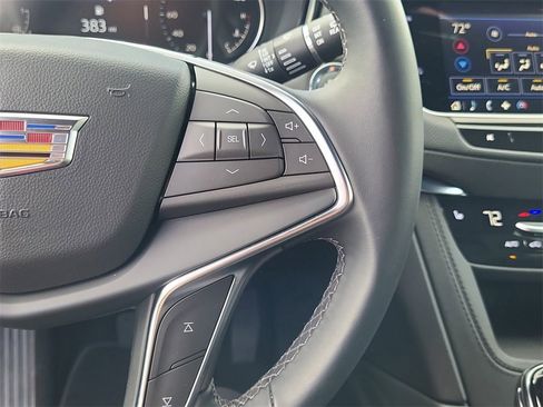 New 2025 Cadillac XT5 Luxury image 14