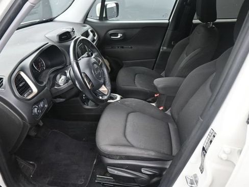 Used 2017 Jeep Renegade Latitude AWD/4WD image 21