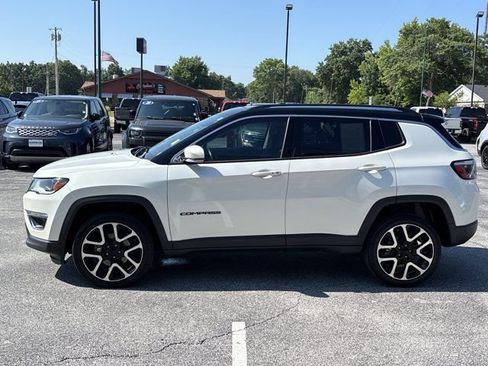 Used 2018 Jeep Compass Limited w/ Navigation Group AWD/4WD image 11