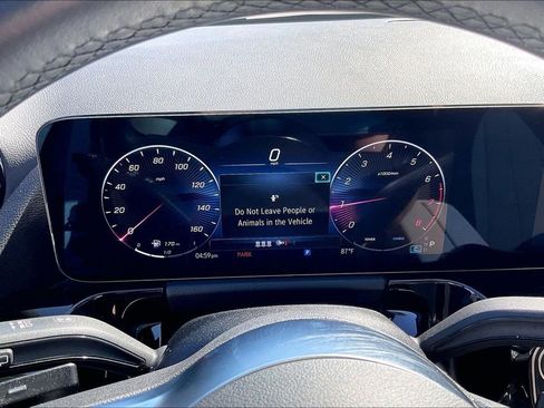 Used 2025 Mercedes-Benz GLA 250 image 28