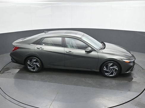 Used 2024 Hyundai Elantra Limited FWD image 32