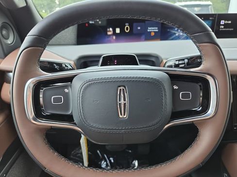 New 2026 Lincoln Navigator Reserve AWD/4WD image 19