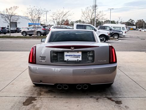 Used 2005 Cadillac XLR image 9