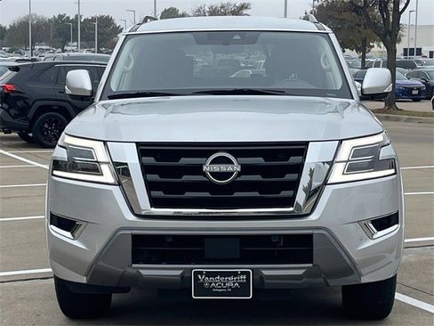 Used 2021 Nissan Armada SV image 8