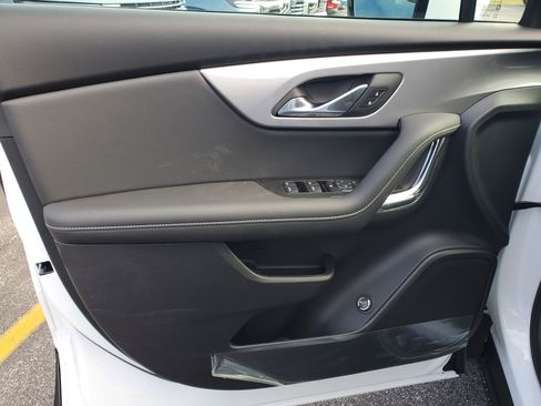 New 2026 Chevrolet Blazer LT w/ Convenience Package FWD image 8