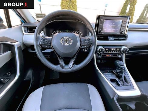 Used 2021 Toyota RAV4 XLE image 5