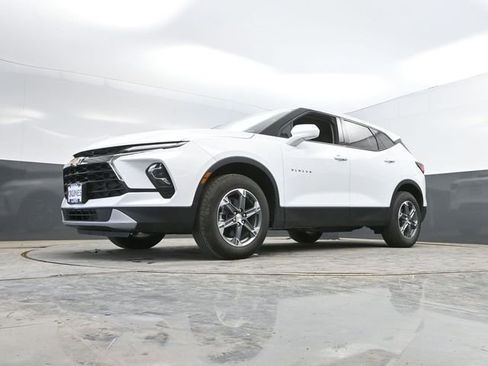 Used 2025 Chevrolet Blazer LT AWD/4WD image 50