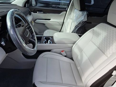 New 2026 GMC Acadia Denali w/ Super Cruise Package image 4