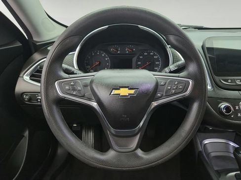 Used 2019 Chevrolet Malibu LT FWD image 12