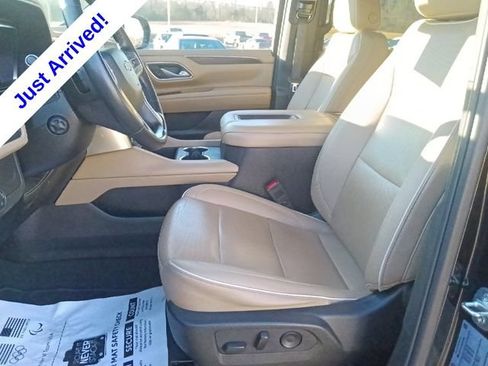 Used 2024 Chevrolet Suburban Premier RWD image 15