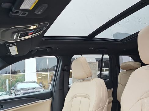 New 2025 Jeep Grand Cherokee Limited w/ Luxury Tech Group II image 22